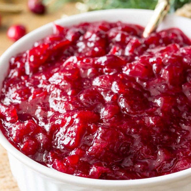 Quick & Easy Homemade Cranberry Sauce: Ready in 20 Minutes